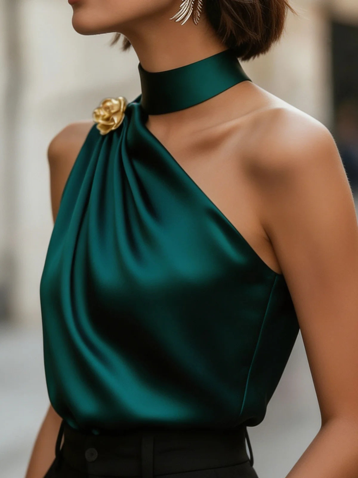 Chemisier chic asymétrique en satin
